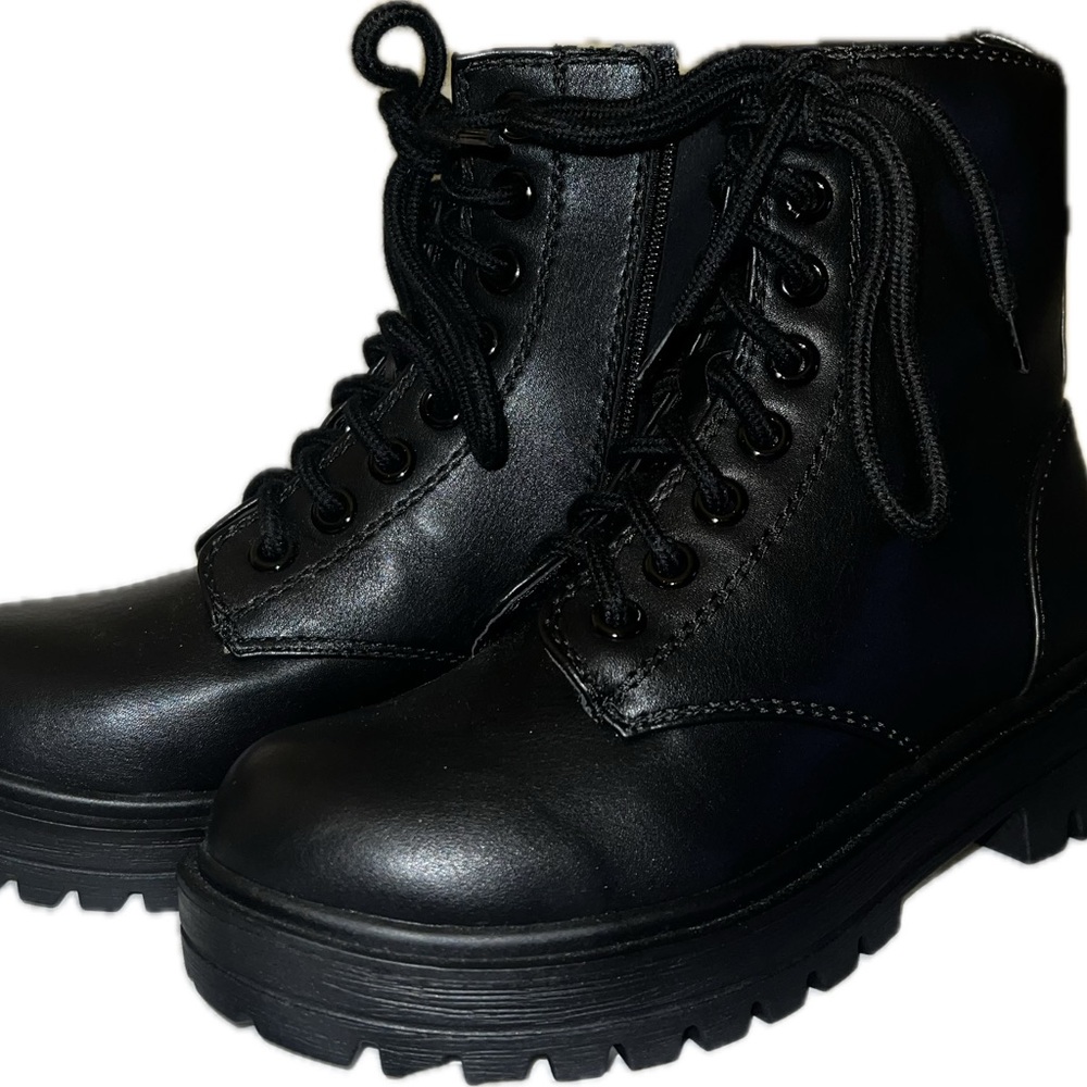 SODA Women’s Lug Sole Combat Boots Black – Size 6.5, NWOT